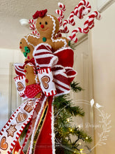 Load image into Gallery viewer, Classic Gingerbread Family Christmas Tree Topper