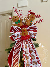 Load image into Gallery viewer, Classic Gingerbread Family Christmas Tree Topper