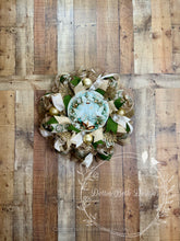 Load image into Gallery viewer, Christmas Doves