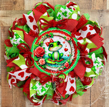 Load image into Gallery viewer, Valentine Frog Love Wreath – Red & Green Frog Valentine Door Wreath