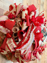 Load image into Gallery viewer, Valentine Highland Cow Wreath with Red and Neutral Ribbons – Valentine Front Door Decor