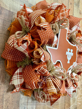 Load image into Gallery viewer, Texas Longhorn Deco Mesh Wreath

