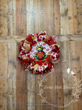 Load image into Gallery viewer, Kiss Me Frog Valentine Wreath – Whimsical Red &amp; Gold Valentine Door Decor
