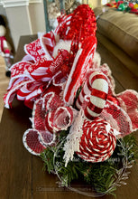 Load image into Gallery viewer, Santa Centerpiece
