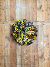 Load image into Gallery viewer, Sunflower Welcome Wreath with Black and White Buffalo Check, Yellow Ribbon Bow, Rustic Farmhouse Front Door Decor
