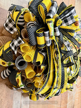 Load image into Gallery viewer, Sunflower Welcome Wreath with Black and White Buffalo Check, Yellow Ribbon Bow, Rustic Farmhouse Front Door Decor
