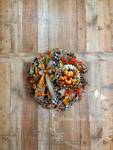 Load image into Gallery viewer, Traditional Pumpkin Fall Wreath with Buffalo Plaid
