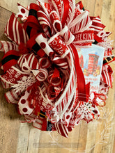 Load image into Gallery viewer, ’Twas the Night Before Christmas Santa Wreath – Red and White Christmas Door Decor
