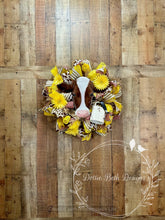 Load image into Gallery viewer, Cow Wreath
