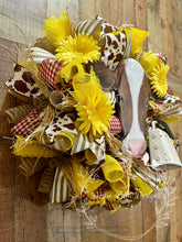 Load image into Gallery viewer, Cow Wreath
