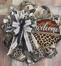 Load and play video in Gallery viewer, Leopard Print Welcome Wreath | Burlap &amp; Lace Door Wreath | Everyday Wreath | Farmhouse Glam Wreath
